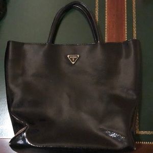 Black vinyl trendy guess purse